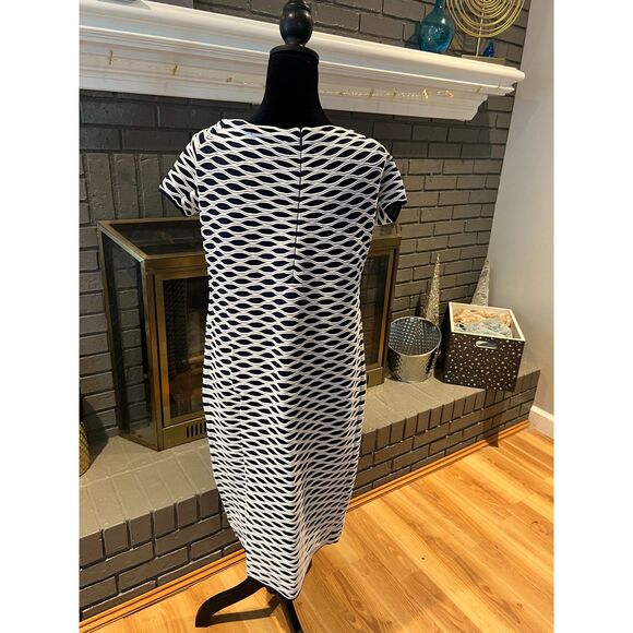 Michael Kors Wave Dress - Picture 2 of 6